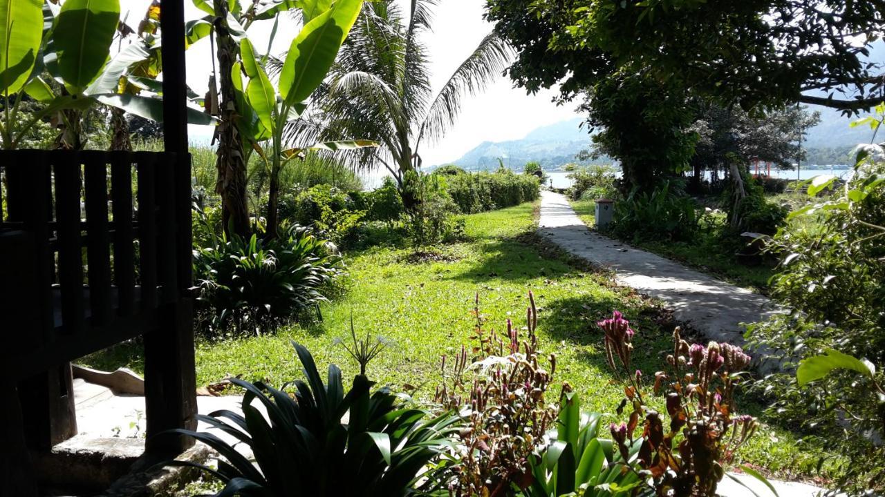 Liberta Homestay Tuktuk Siadong Exterior photo