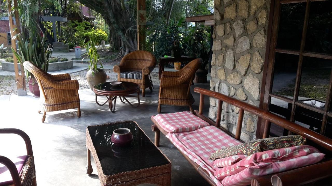 Liberta Homestay Tuktuk Siadong Exterior photo