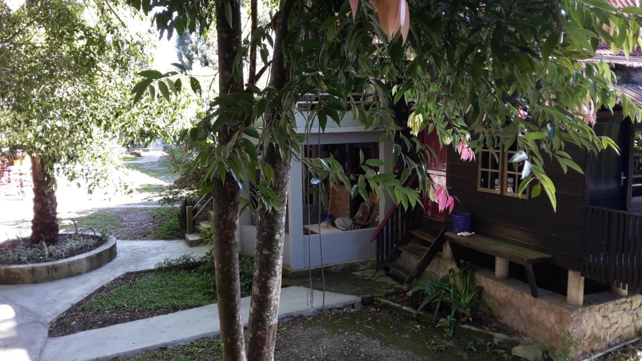 Liberta Homestay Tuktuk Siadong Exterior photo