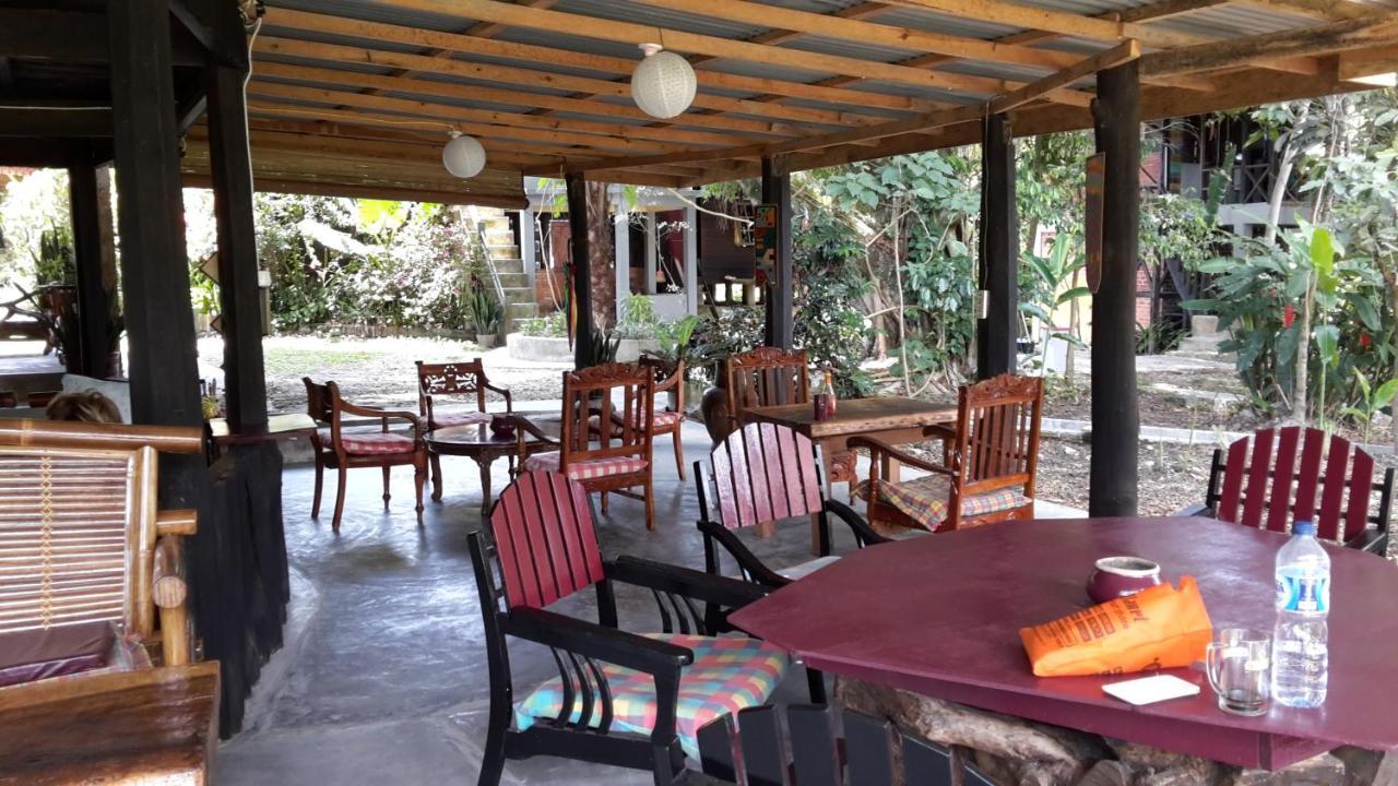 Liberta Homestay Tuktuk Siadong Exterior photo