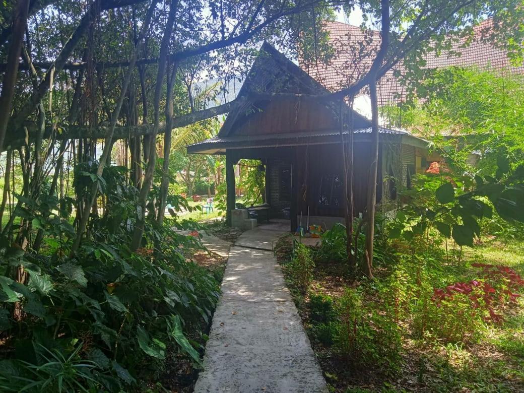 Liberta Homestay Tuktuk Siadong Exterior photo